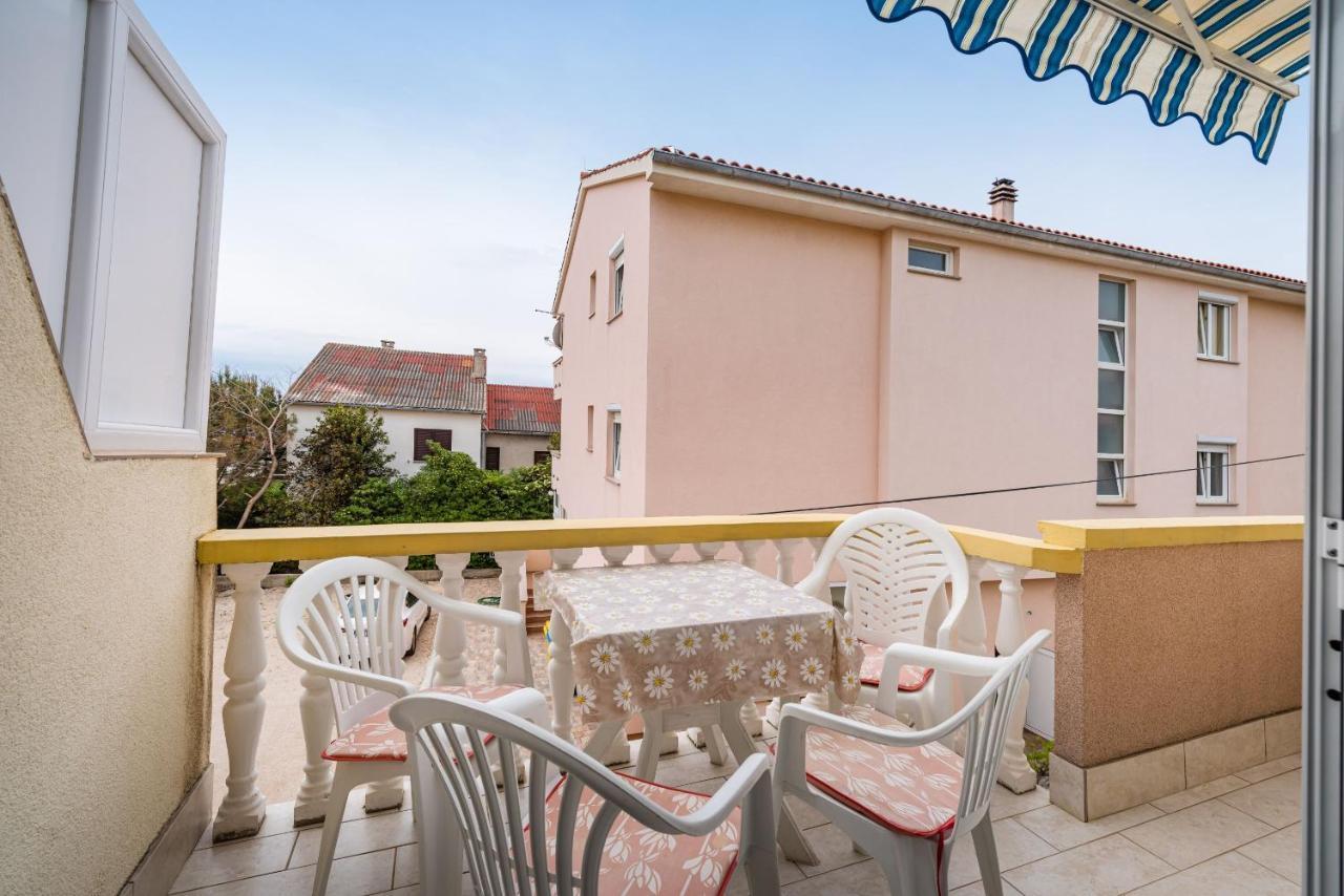 Nice Apartment Silvia Novalja Exterior foto