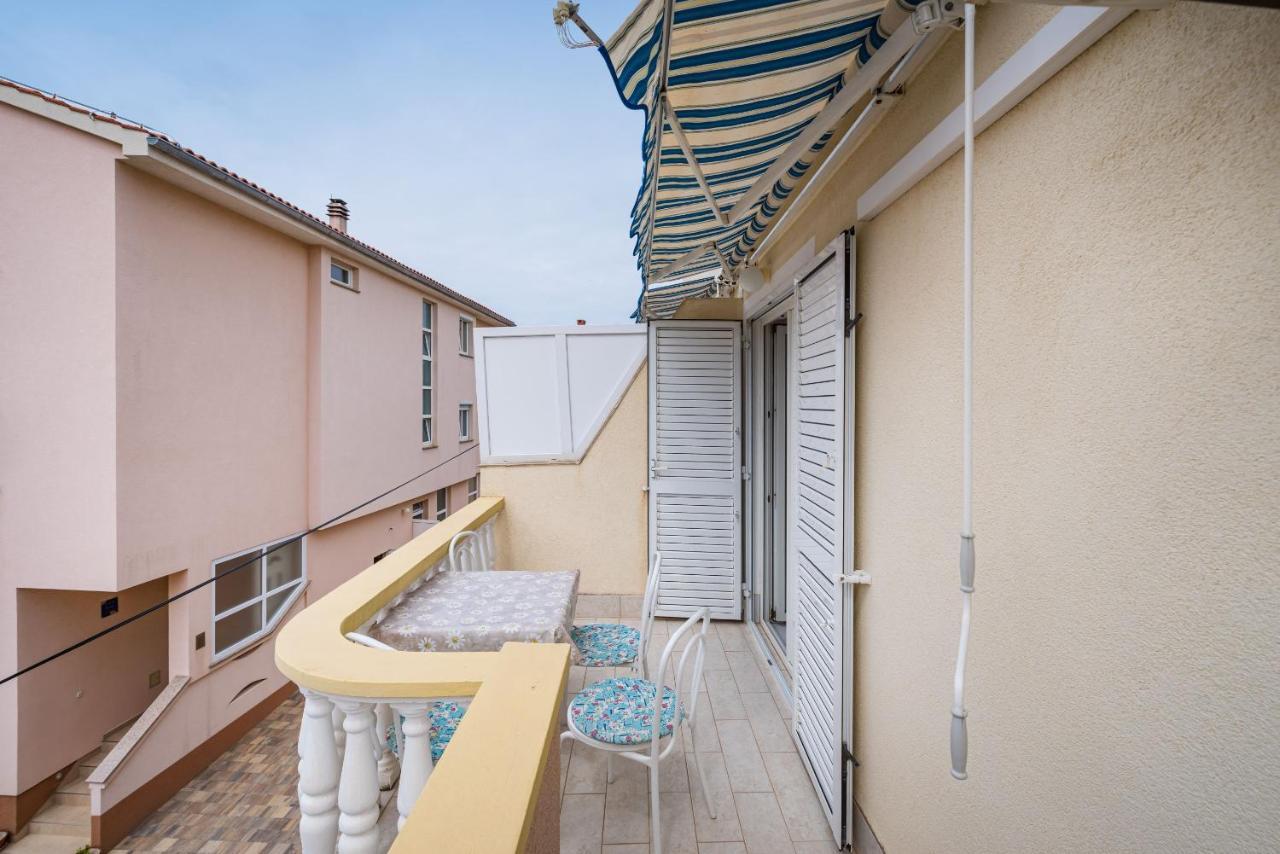Nice Apartment Silvia Novalja Exterior foto