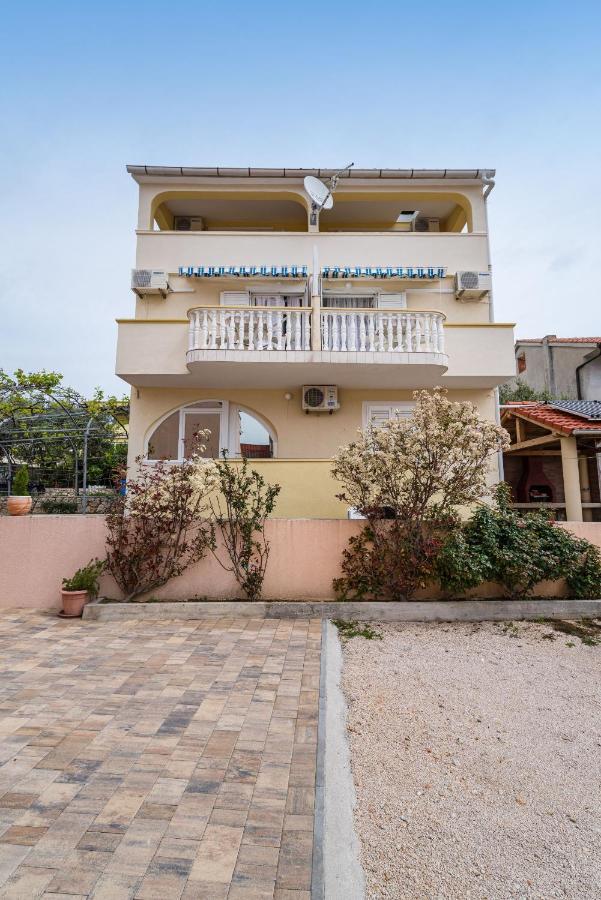 Nice Apartment Silvia Novalja Exterior foto